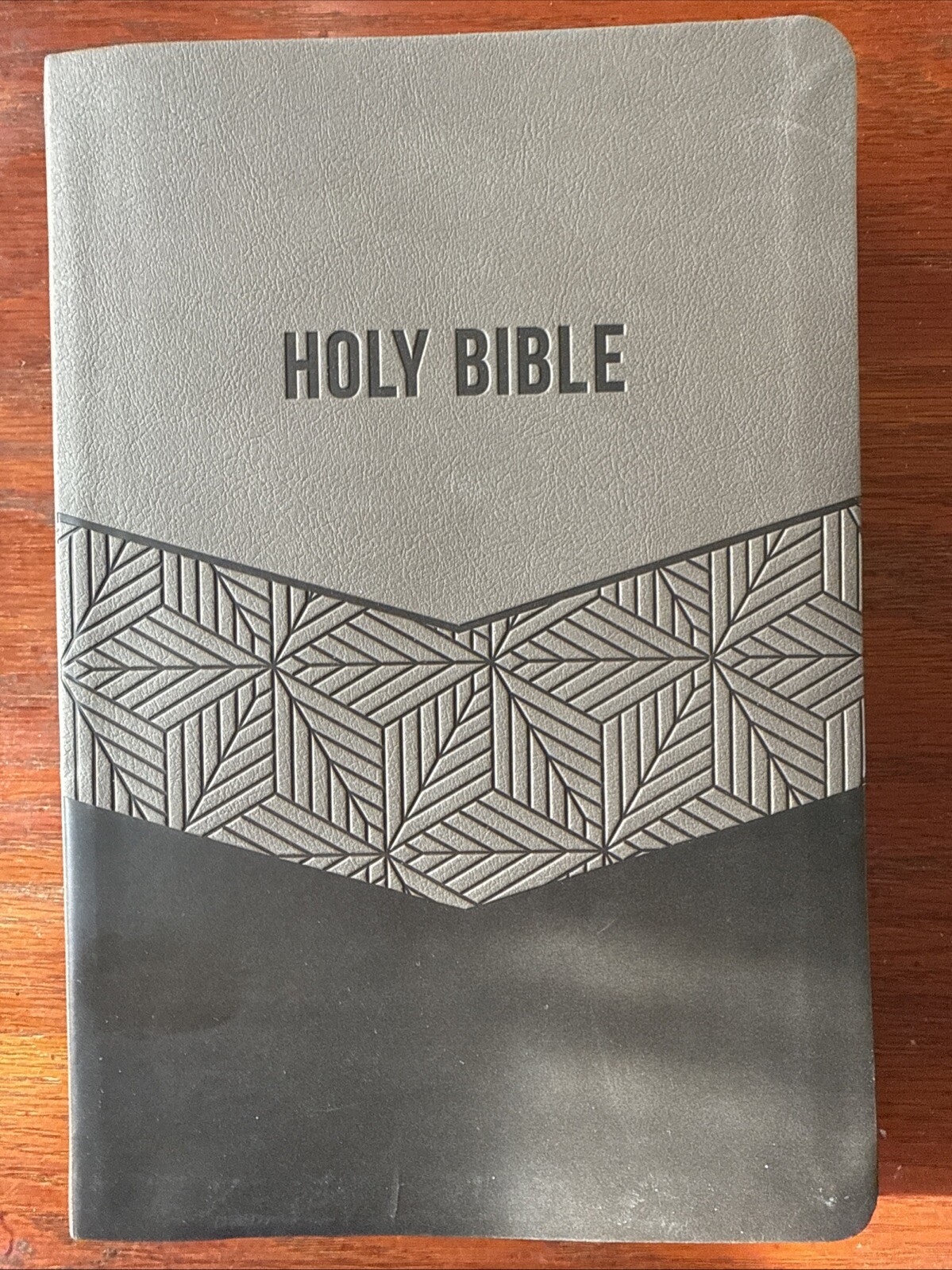 KJV Giant Print Red Letter Edition Bible in Excellent Condition  