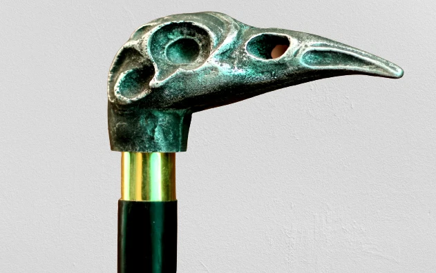 Bastón de protección personal antiguo calavera de cuervo tallado a mano Revan Foto 3 de 4