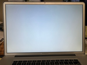 17"2009 Macbook Pro Matte screen "GREAT SHAPE"