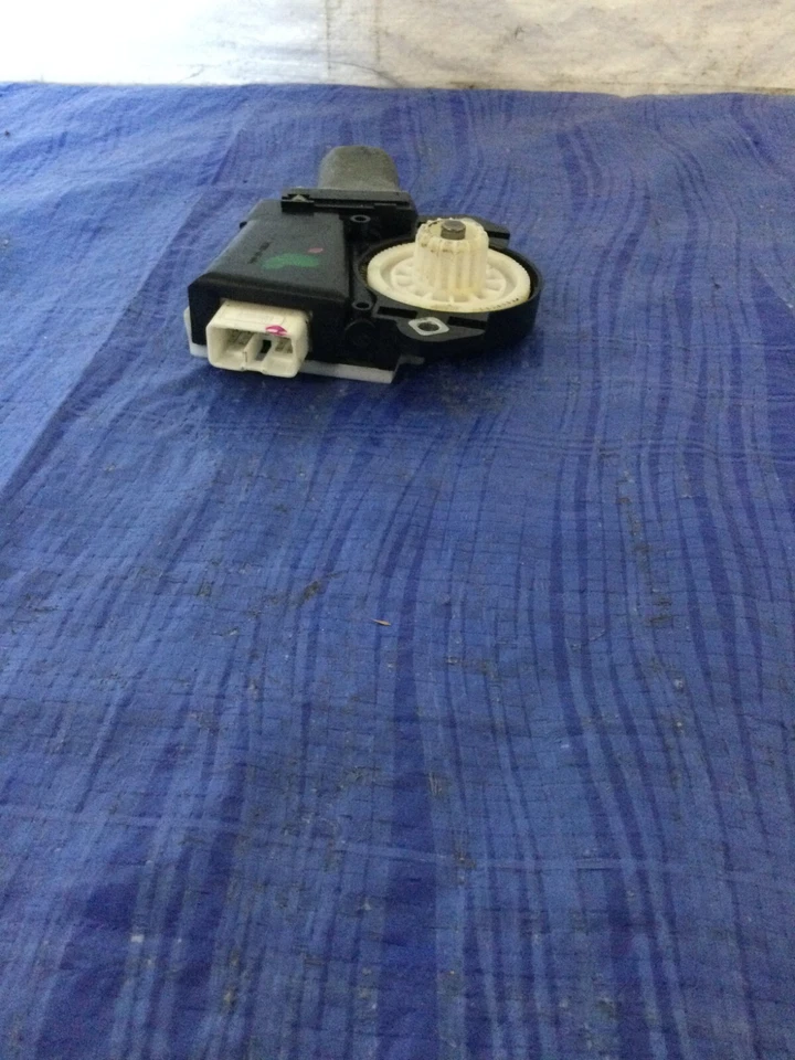 2007 凯迪拉克凯雷德太阳车顶电机原始设备制造商 — 第 2/4 张图片