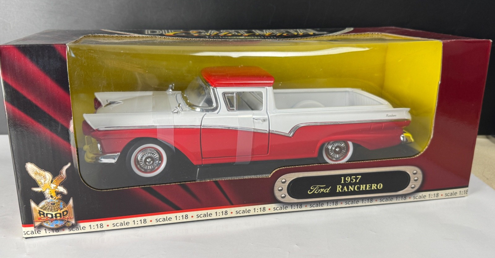 Road Signature 1:18 Scale Die Cast Red & White 1957 FORD RANCHERO / New in Box