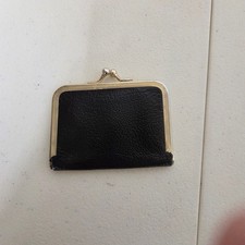 Vintage Black Faux Leather Kiss Lock Coin Purse Gold Tone Hardware Change Pouch