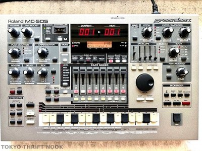 [Very Good] Roland MC-505 Groovebox Sequencer Drum Machine D-Beam Vintage 90s