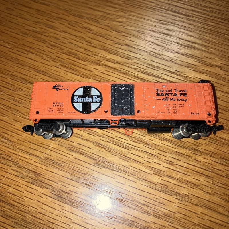 Vintage Micro Train N Scale Bachmann #55360-Santa FE Boxcar