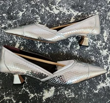 Franco Sarto Darcy Pointed Toe Kitten Heel Silver Women's Size 9 NEW