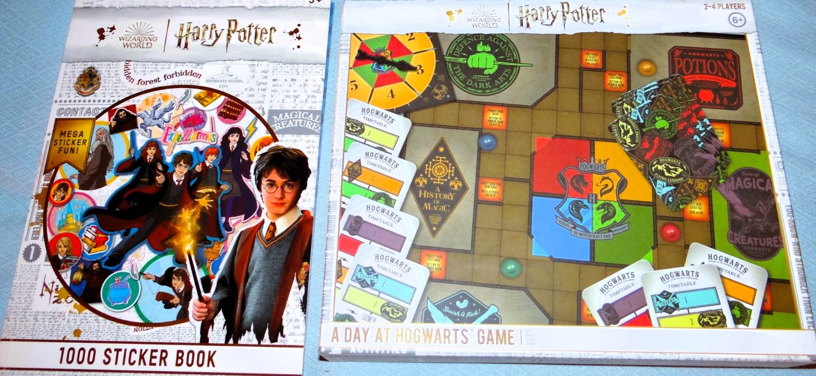 Cadeau Harry Potter coffret 1 journée à Poudlard avec grand livre de stickers
