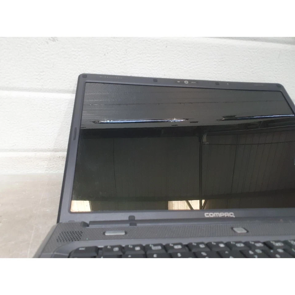 HP Compaq Presario C700 Laptop 15.4" Display Intel Celeron Windows Vista (Parts) - Image 3 of 4