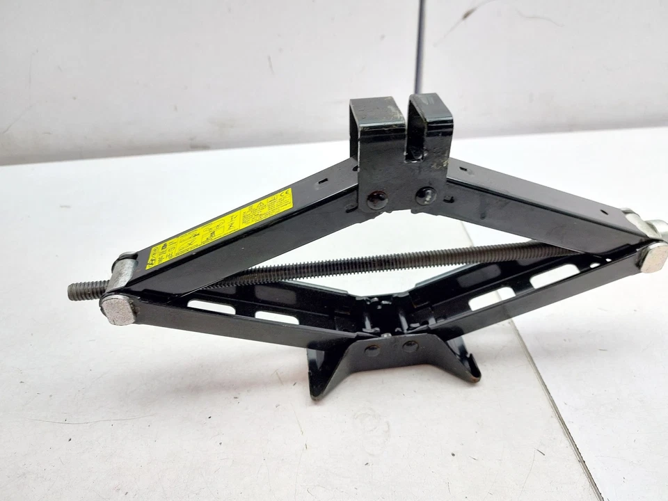 Macaco de elevação para carro HYUNDAI TUCSON MK3 TL 2015 - Imagem 4 de 4