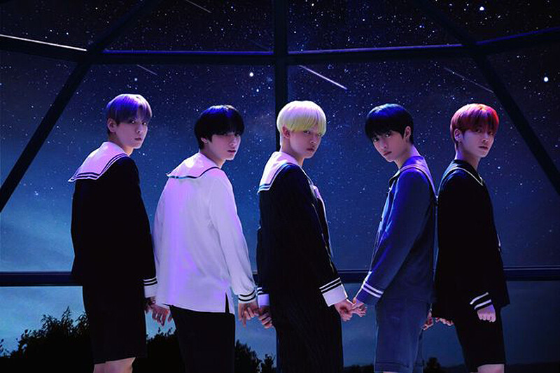 TXT MINISODE1:BLUE HOUR Album CD+2 Book+2 Sticker+Lyric+2 Photo