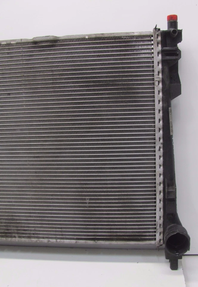 KM601175 01 02 03 04 05 MERCEDES C320 W203 COOLING RADIATOR (203 500 05 03) OEM - Image 3 of 4
