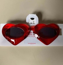 Gymboree red hearts Valentine  s Day sunglasses size 4 . New with tags