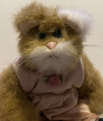 TY 1993 ATTIC Treasure Cats Little White & Brown Cat With Pink Jumper