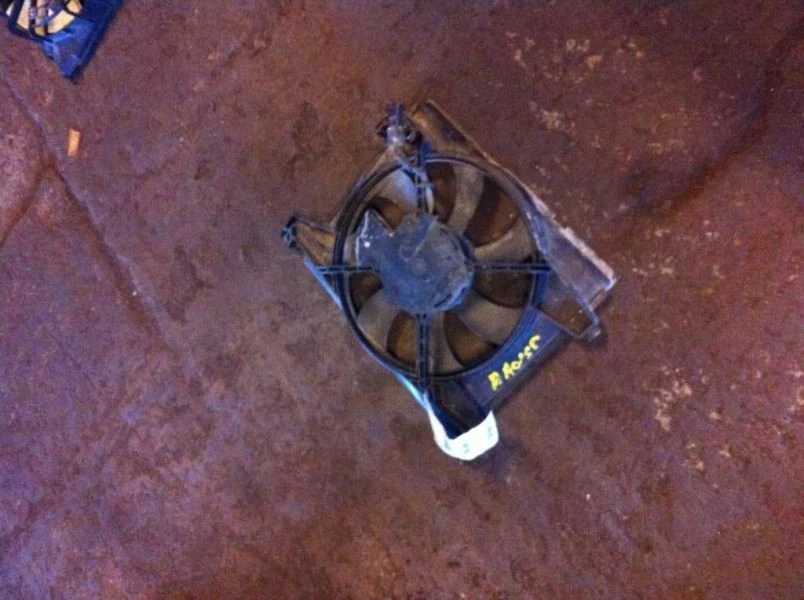 01-06 Hyundai Elantra Ventilador Radiador Motor Ventilador Conjunto Condensador Foto 3 de 4