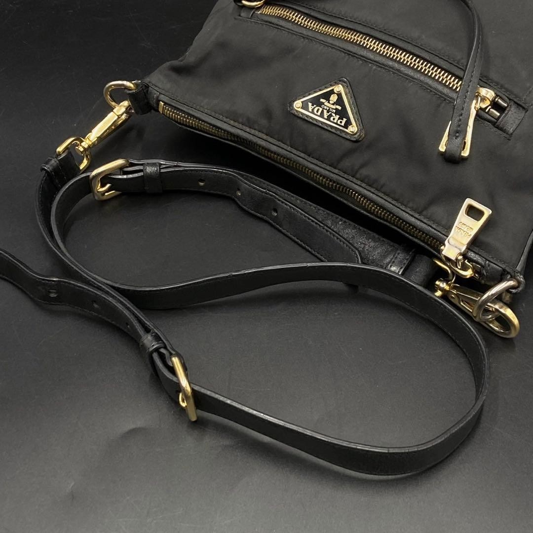 Model Prada Triangle Logo Shoulder Bag Black Nylon thumbnail 5