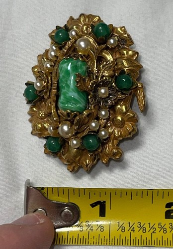 Vintage Signed Miriam Haskell Green Peking Glass Faux Jade Pearls Brooch - Picture 6 of 6