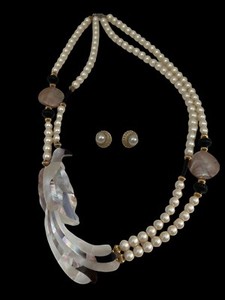 VTG Mother Of Pearl Parrot Necklace Faux Pearls Double Strand W/ Earrings Set