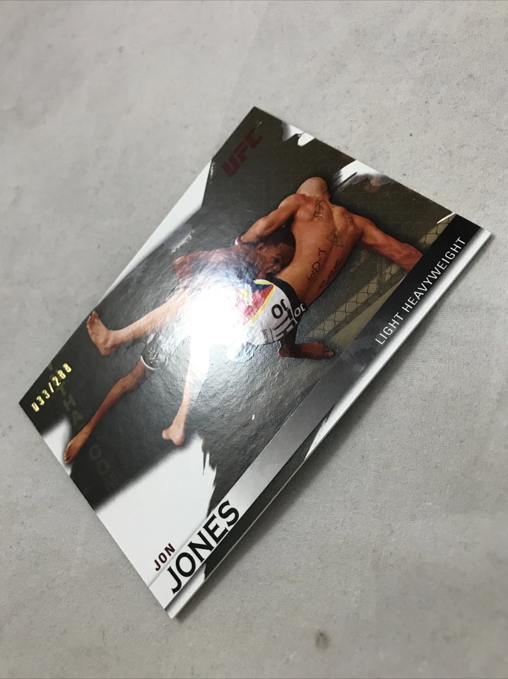 Jon Jones 2010 Topps UFC Knockout Gold Insert /288 Card #53 MMA GOAT MINT - Image 3 of 4