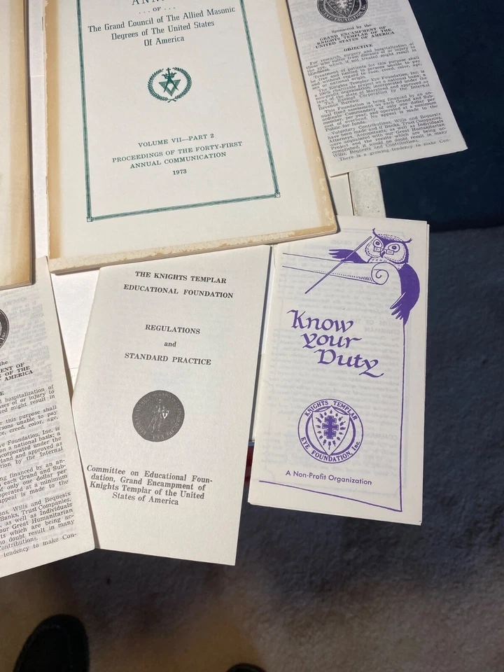 Lote De Colección D47 De Folletos Masónicos Folletos Libros Francmasonería Caballeros Templarios Foto 2 de 4