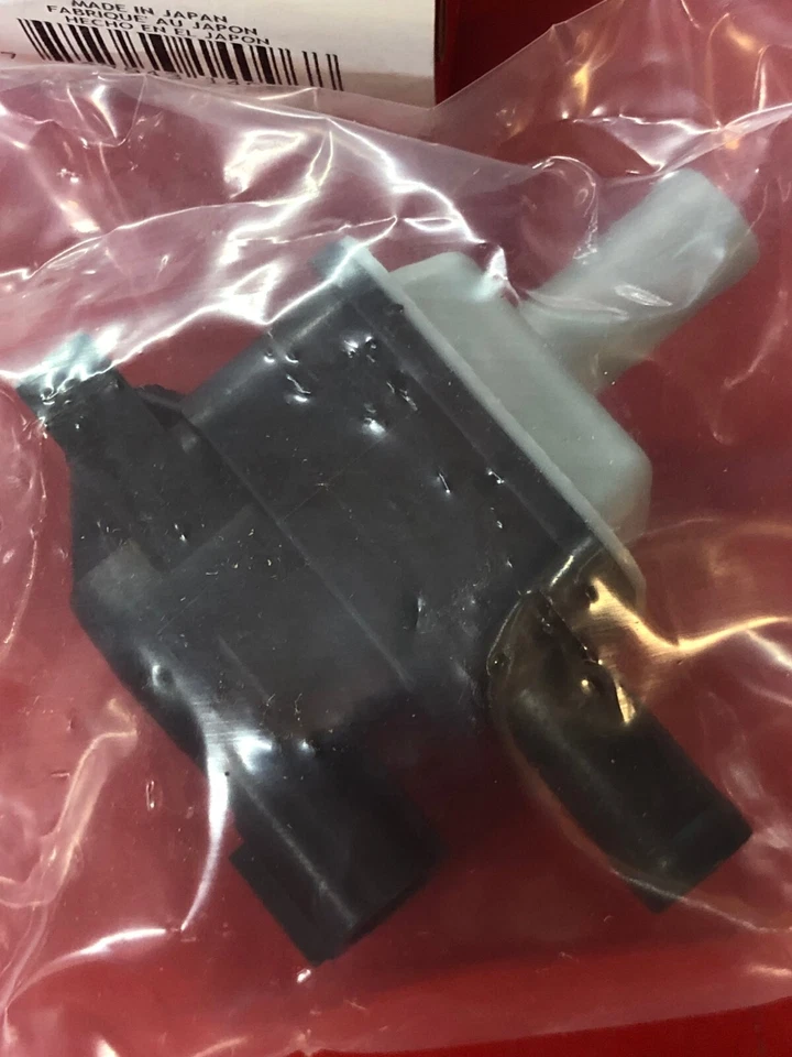 VÁLVULA DE PURGA DE BOTE DE VAPOR ESTÁNDAR CP737 PARA VEHÍCULOS MAZDA SELECTOS 2014-2017 Foto 2 de 4