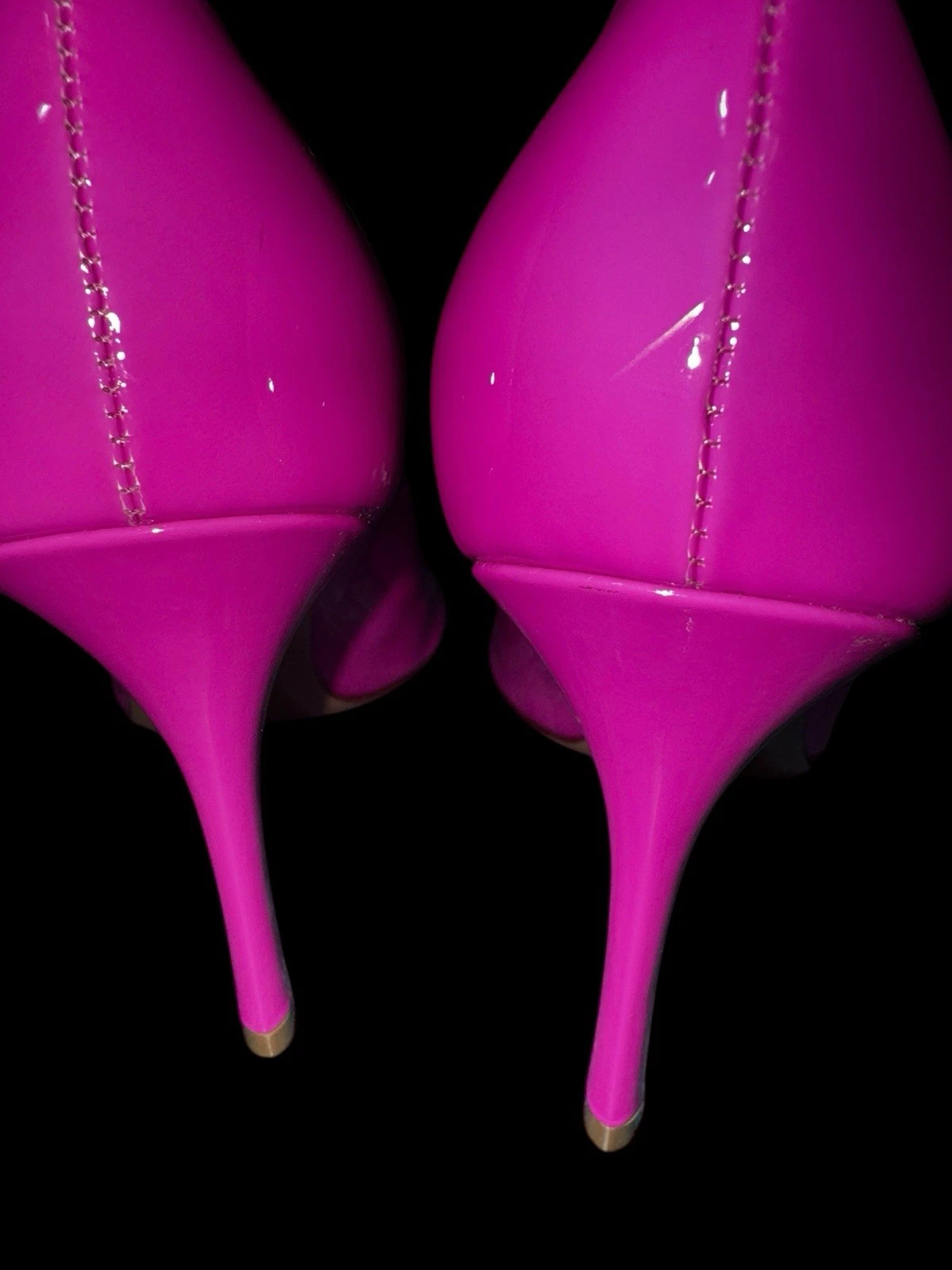 Décolleté Valentino Garavani One Stud in pelle verniciata EUR 37 5 US taglia 7 5