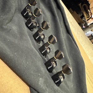 90s-2000s Jackson Logo Inline-6 Tuning Pegs Tuners Black 45° Tabs