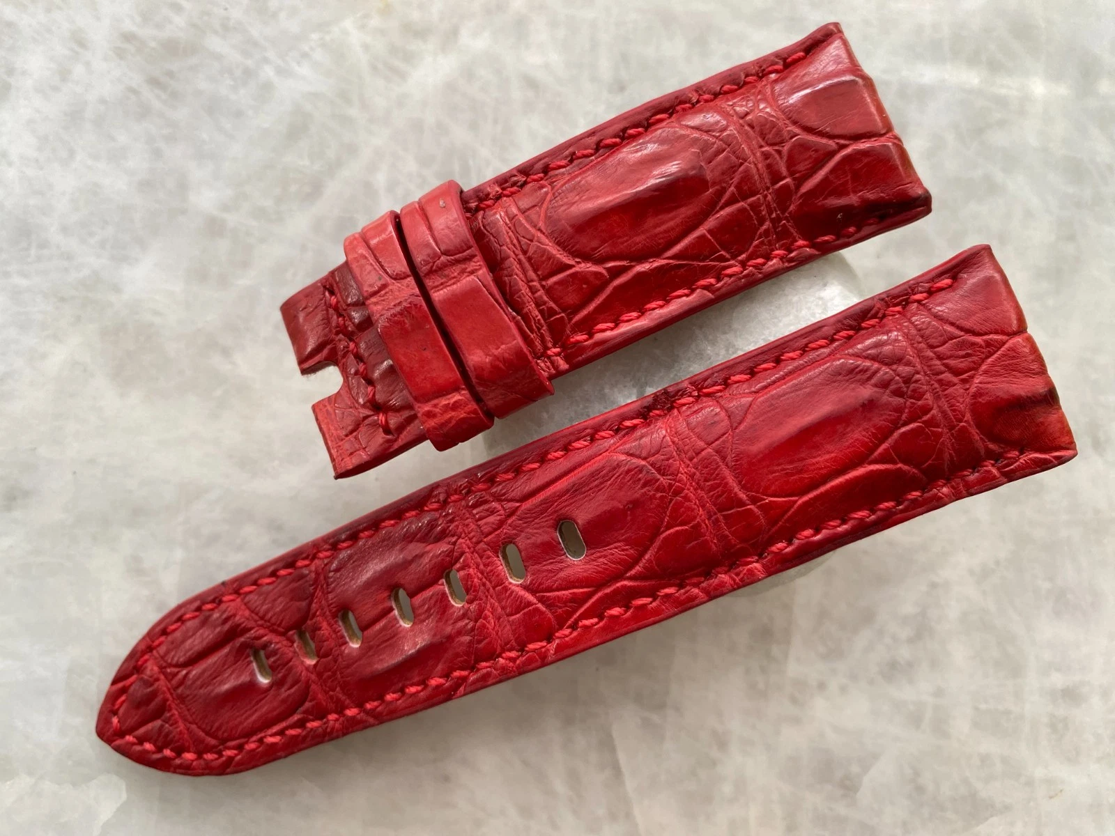 24mm/22mm Red Alligator Crocodile Print Leather Watch Band
