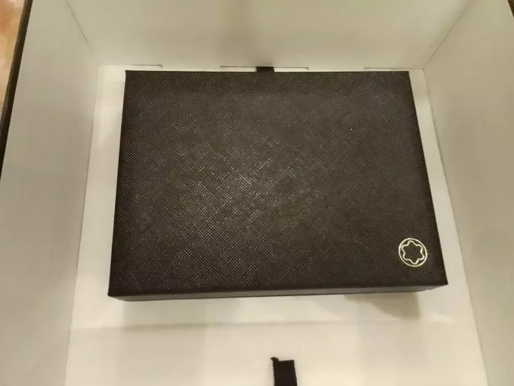 MONTBLANC Meisterstück Passport Holder MB198333 - BNIB image 8