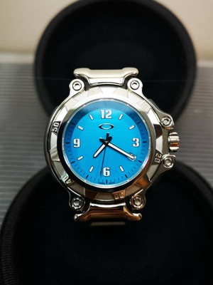 oakley crankcase watch