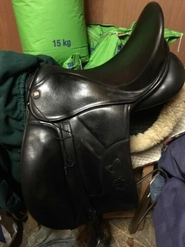 Marke Hennig Sattelart Dressursattel