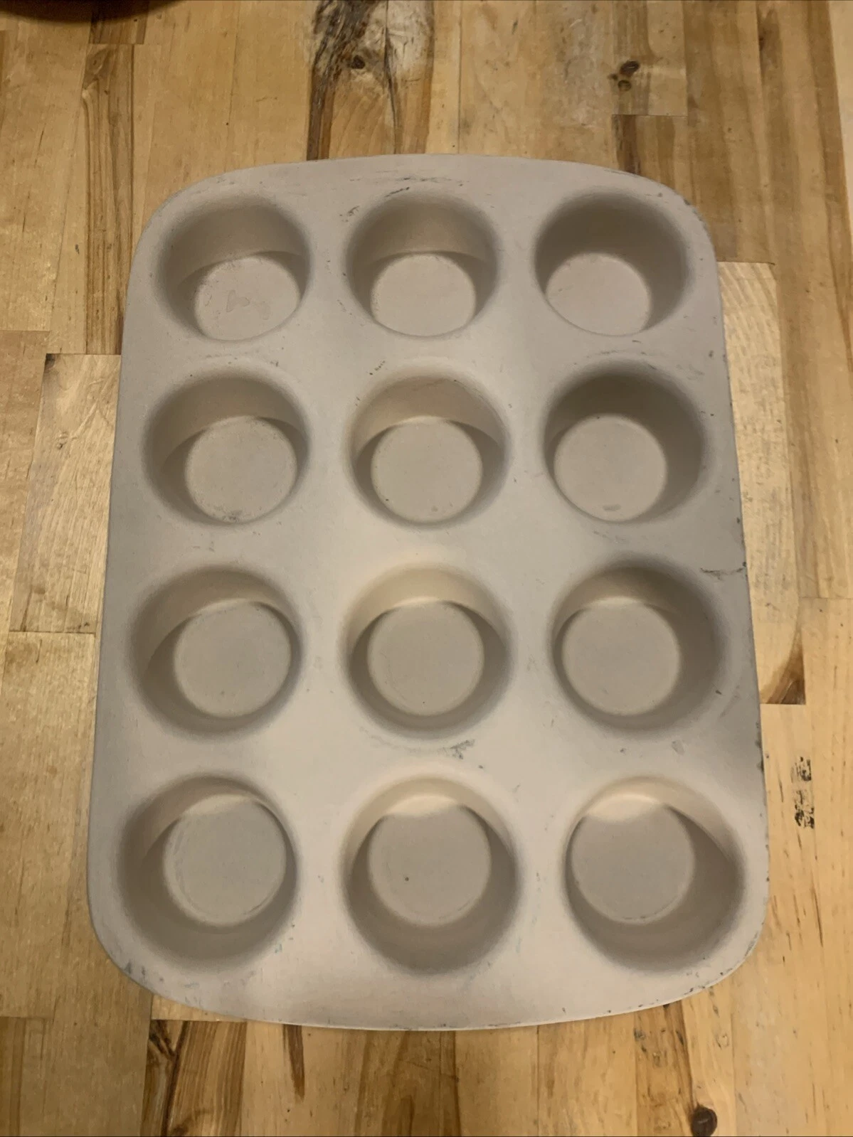 Pampered Chef Stoneware 12 Cupcake Muffin Pan Heritage Classics Collection USA