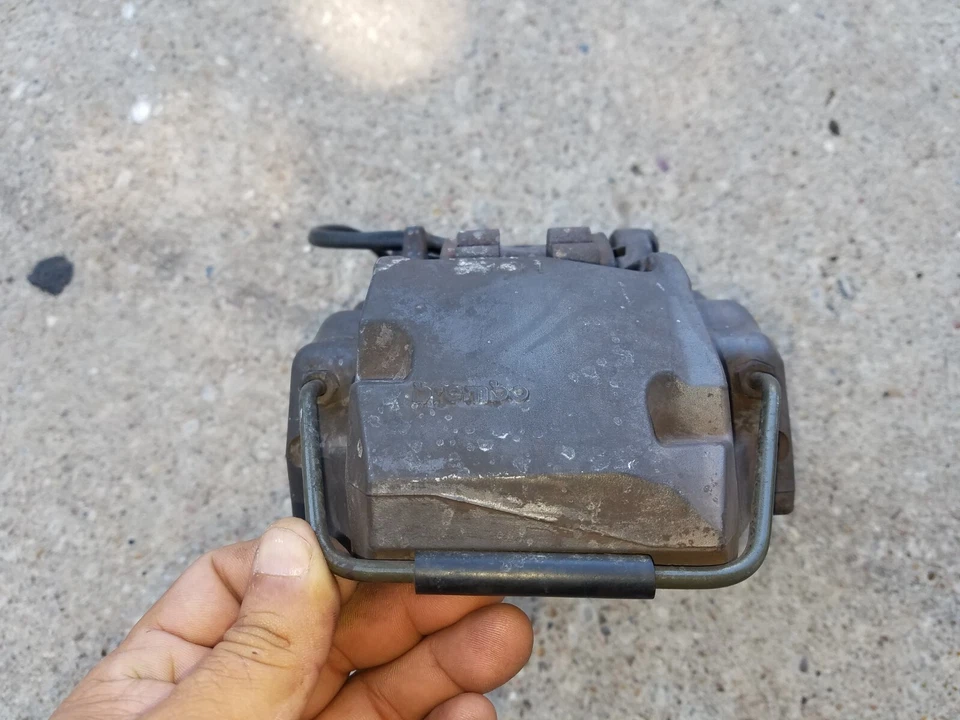 04-15 JUEGO DE PINZAS DE FRENO DELANTERAS VOLKSWAGEN TOUAREG PORSCHE CAYENNE 6 PISTONES BREMBO Foto 4 de 4