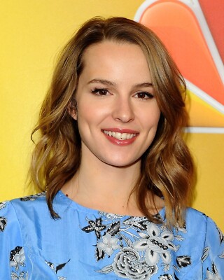 BRIDGIT MENDLER 8x10 PHOTO *