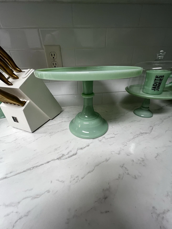 Mosser 玻璃美国复古风格蛋糕架翡翠绿色 12 英寸 — 第 3/4 张图片