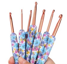 Techtongda 8 PCS Soft Pottery Crochet Blue Floral Style Hooks Needles Knit Tool