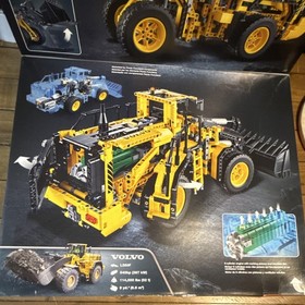 LEGO Technic Volvo L350F Wheel Loader (42030), 1636 Pieces, Remote Control