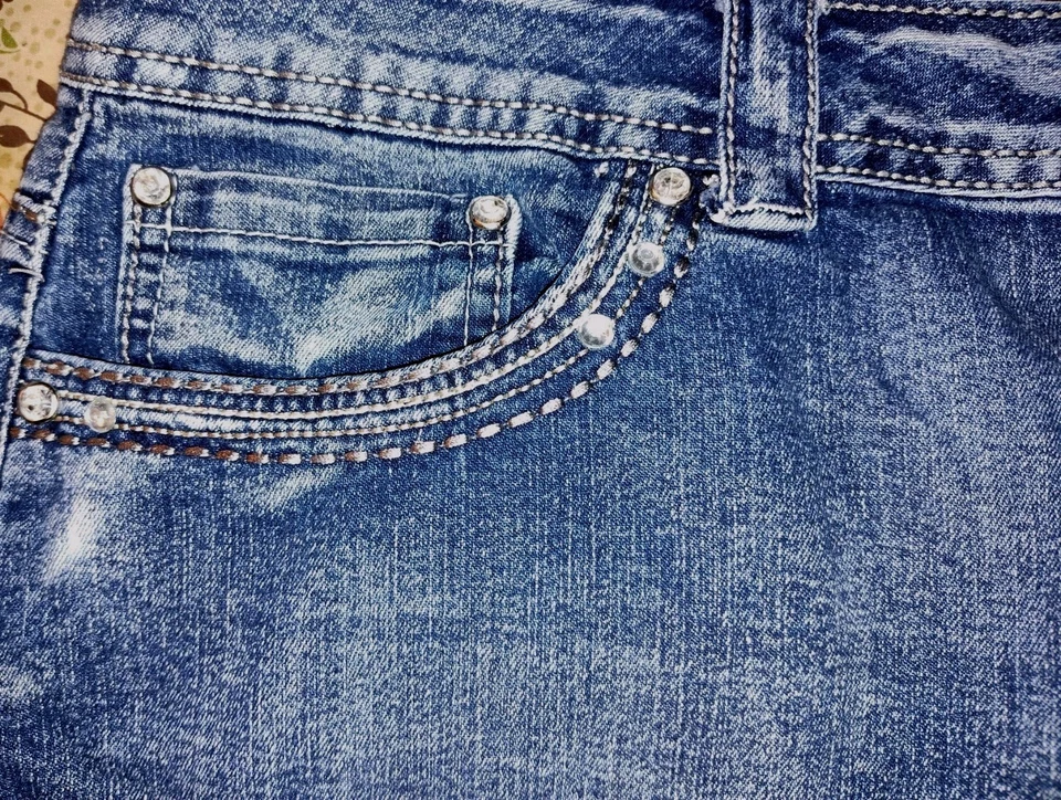 Falda vaquera de mezclilla Cato talla 14 por encima de la rodilla color azul oscuro bolsillo en contraste sin abertura Foto 4 de 4