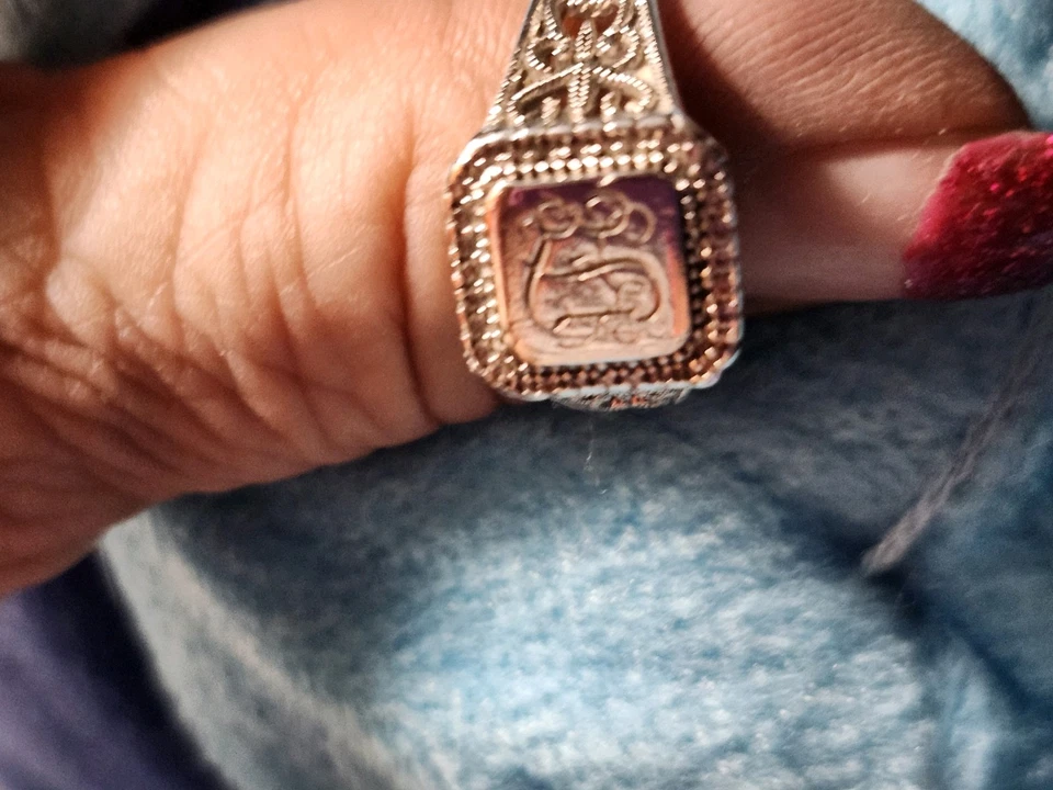 Harley Davison Ladies Ring Square With Stones Around It With HD In Center.size 7 - Image 3 of 4