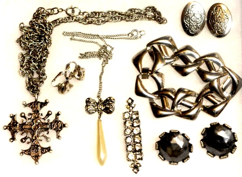 RETRO Last Century_ Dramatic THEATRICAL COSTUME JEWELRY_ FUN Estate LOT LOW Ship