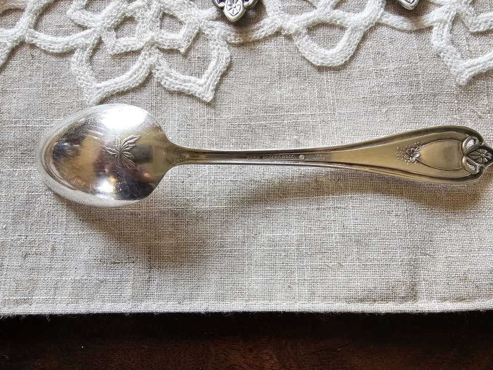 Винтажные столовые приборы 1911 Rogers International 1847 г. из серебра с тройным покрытием - Изображение 3 из 4