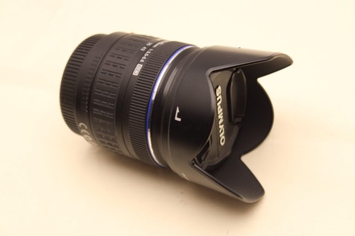 Olympus ZUIKO Digital 14-42mm f3.5-5.6 Zuiko ED Lens w/ LH-61C Hood - Picture 6 of 6
