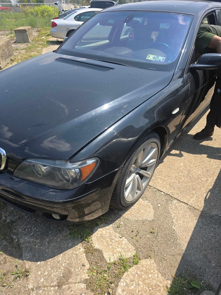 06 07 08 BMW 750I GAS Fuel  Door 4.8L OEM GREY - Image 4 of 4