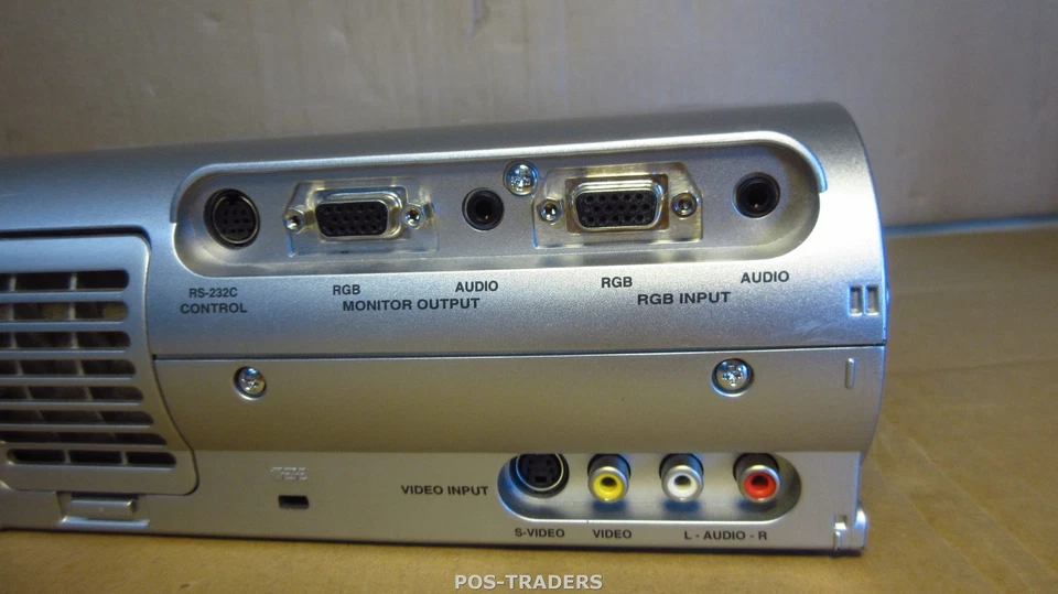 Toshiba TLP660 3LCD Projector Beamer 1100 Lumens XGA - No Remote- DEFECT / ERROR - Bild 4 von 4