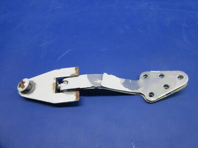 Beech 58 Baron Nose Cone Latch P/N 414-184040-7 (0225-974)