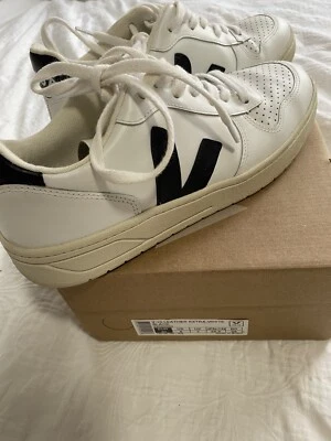 second hand veja trainers