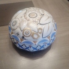 très belle bonbonnière porcelaine faïence décor main