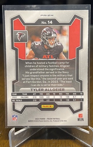 2023 Panini Prizm Tyler Allgeier pulsar verde neon #14 Atlanta Falcons - Foto 2 di 2