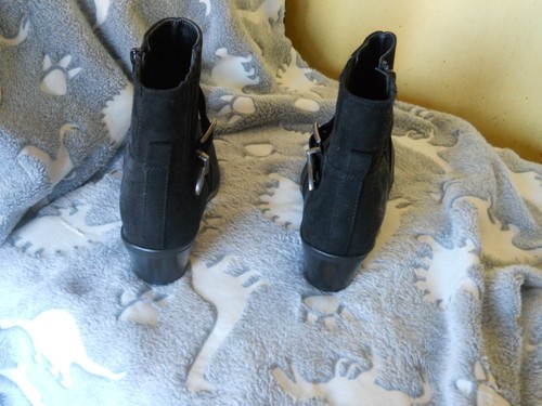 WOMENS BLACK ANKLE BOOTS ELASTIC SIDES ZIP WITH STRAP AND BUCKLE SIZE 8 - Picture 3 of 7