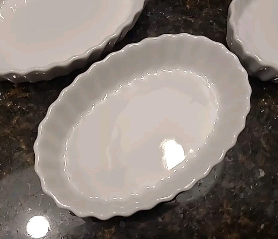 SET OF 4 Crate & Barrel Oval Crème Brûlée Ramekins 5 1/8” x 3 3/8” x 1 1/8” - Image 4 of 4