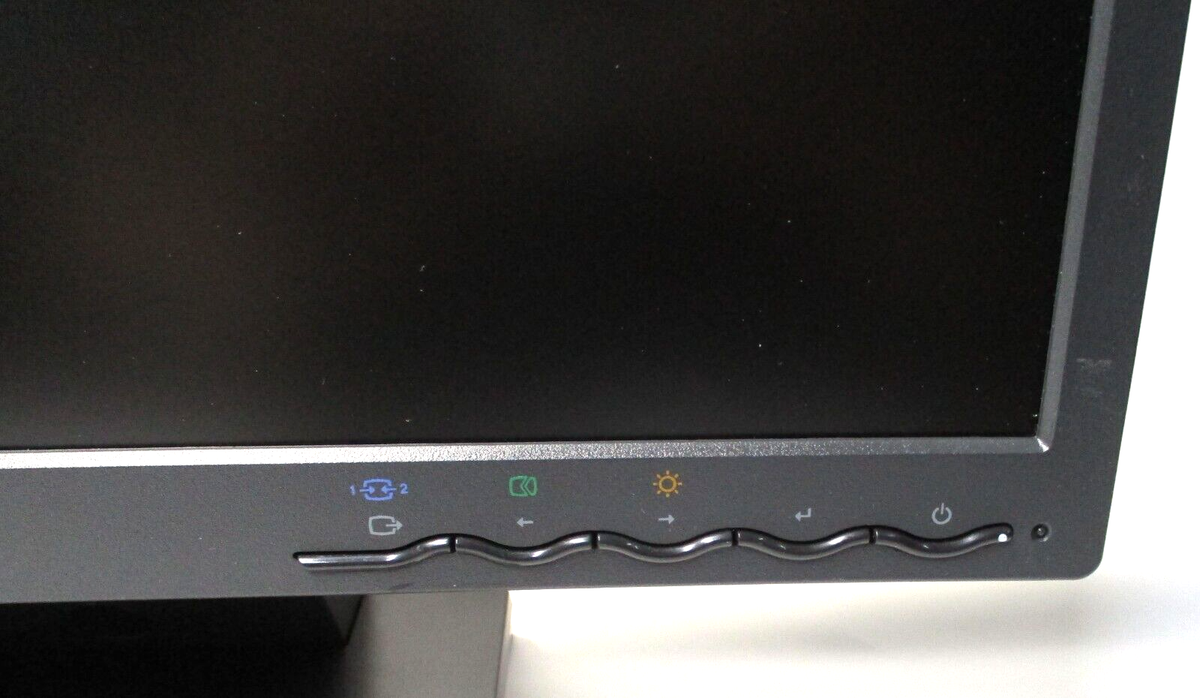 ☆ThinkVision 19インチワイド液晶モニター☆シリアルナンバー：V8-KN961 Lenovo 19