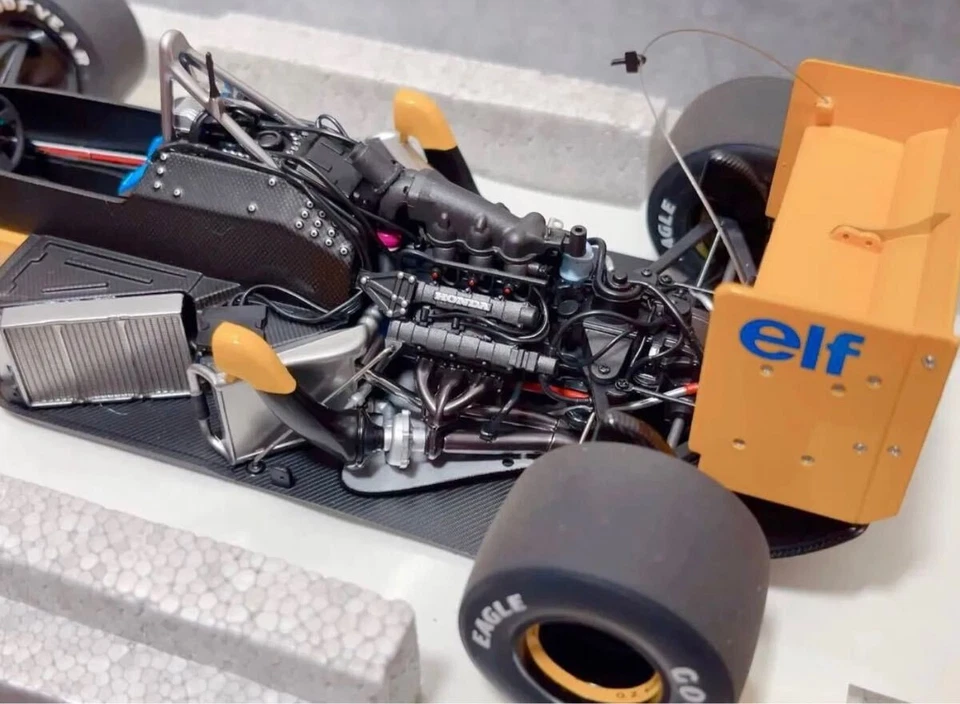 AUTOart 1/18 TEAM LOTUS 99T Lotus 99T Honda 1987 F1 Japan GP Ayrton Senna #12 Au - Image 3 of 4